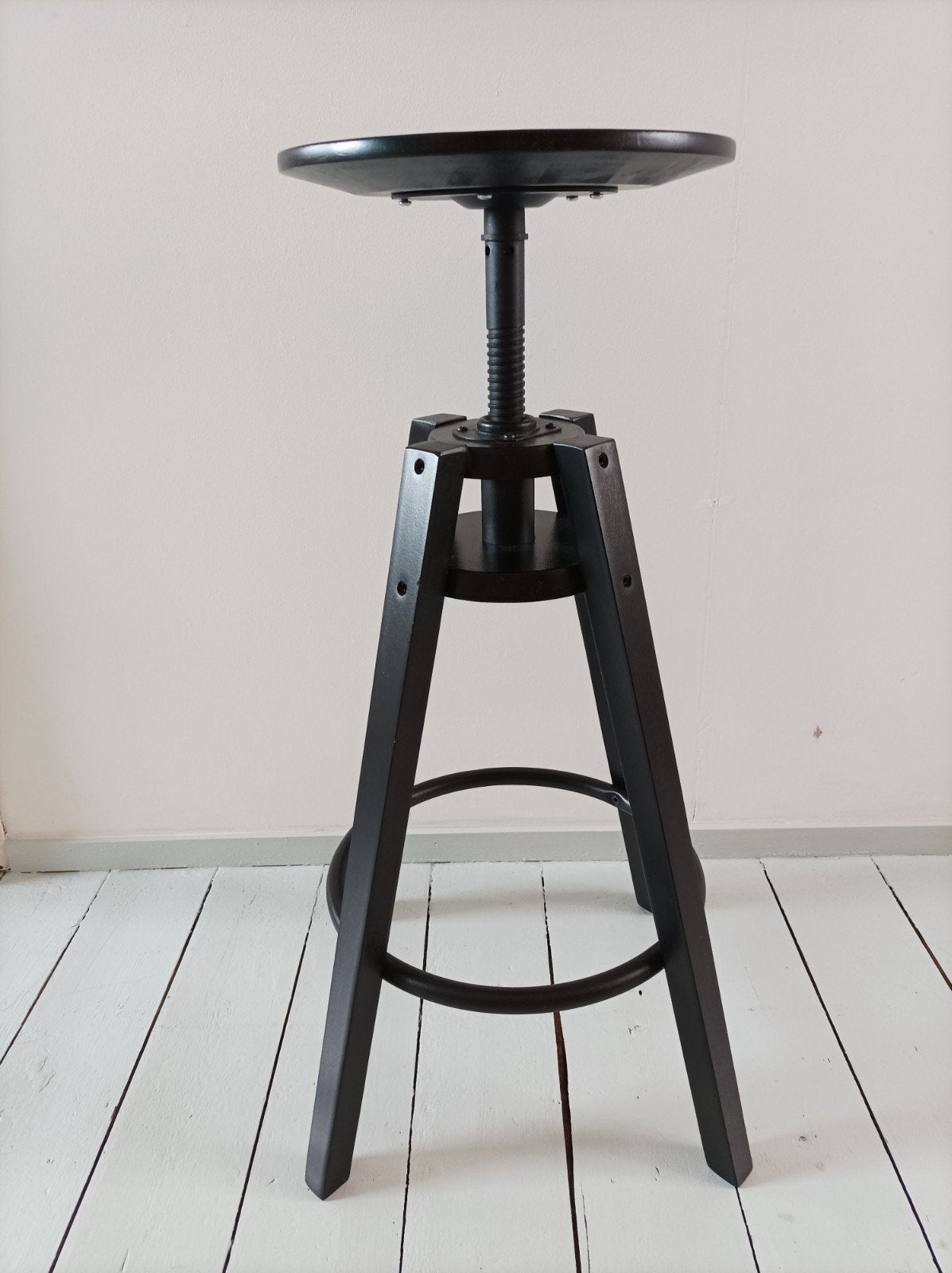 Dalfred Ikea barkruk, Ophalen