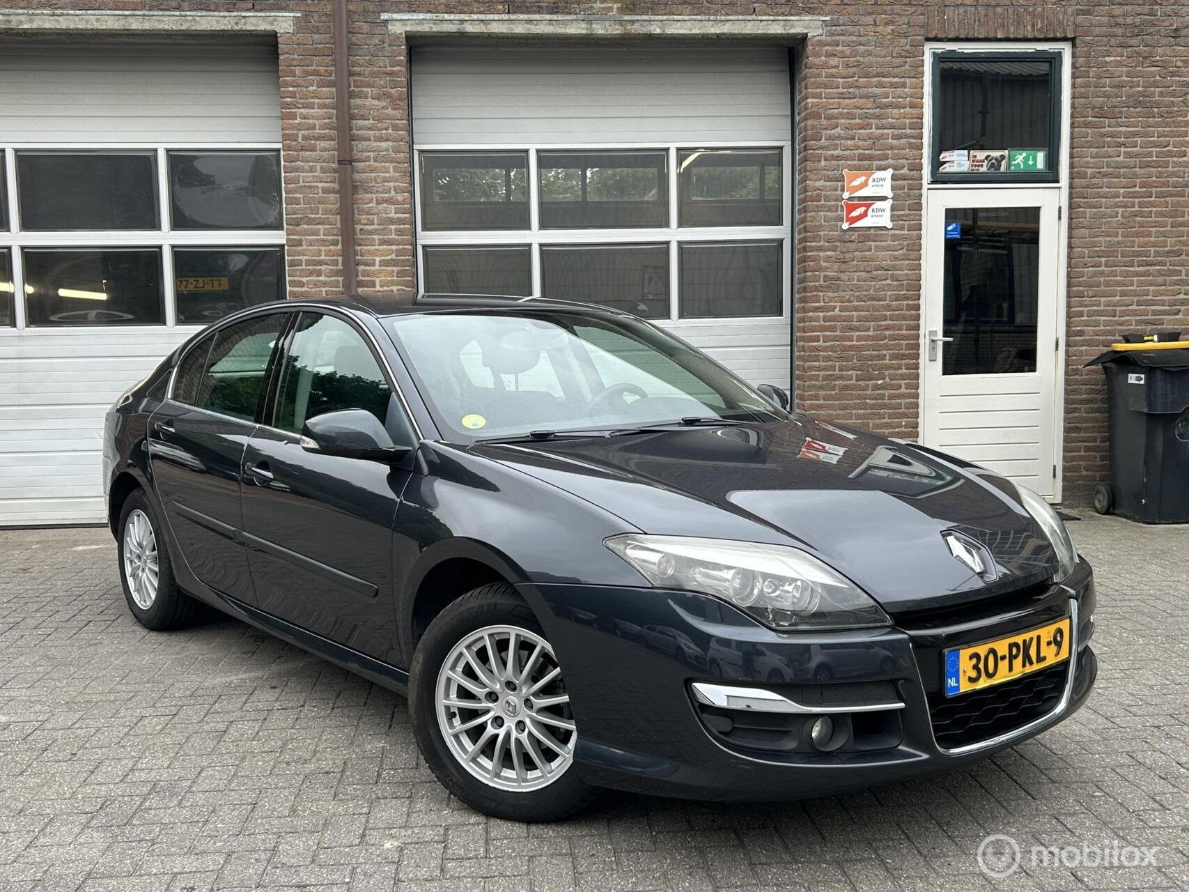 Renault Laguna 1.5 dCi Dynamique | Clima | EXPORT, Stof, Gebruikt, Zwart, 4 cilinders