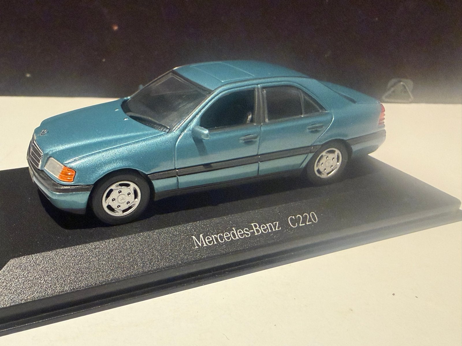 Mercedes-Benz C220 Minichamps schaalmodel, Ophalen of Verzenden, Zo goed als nieuw, Auto