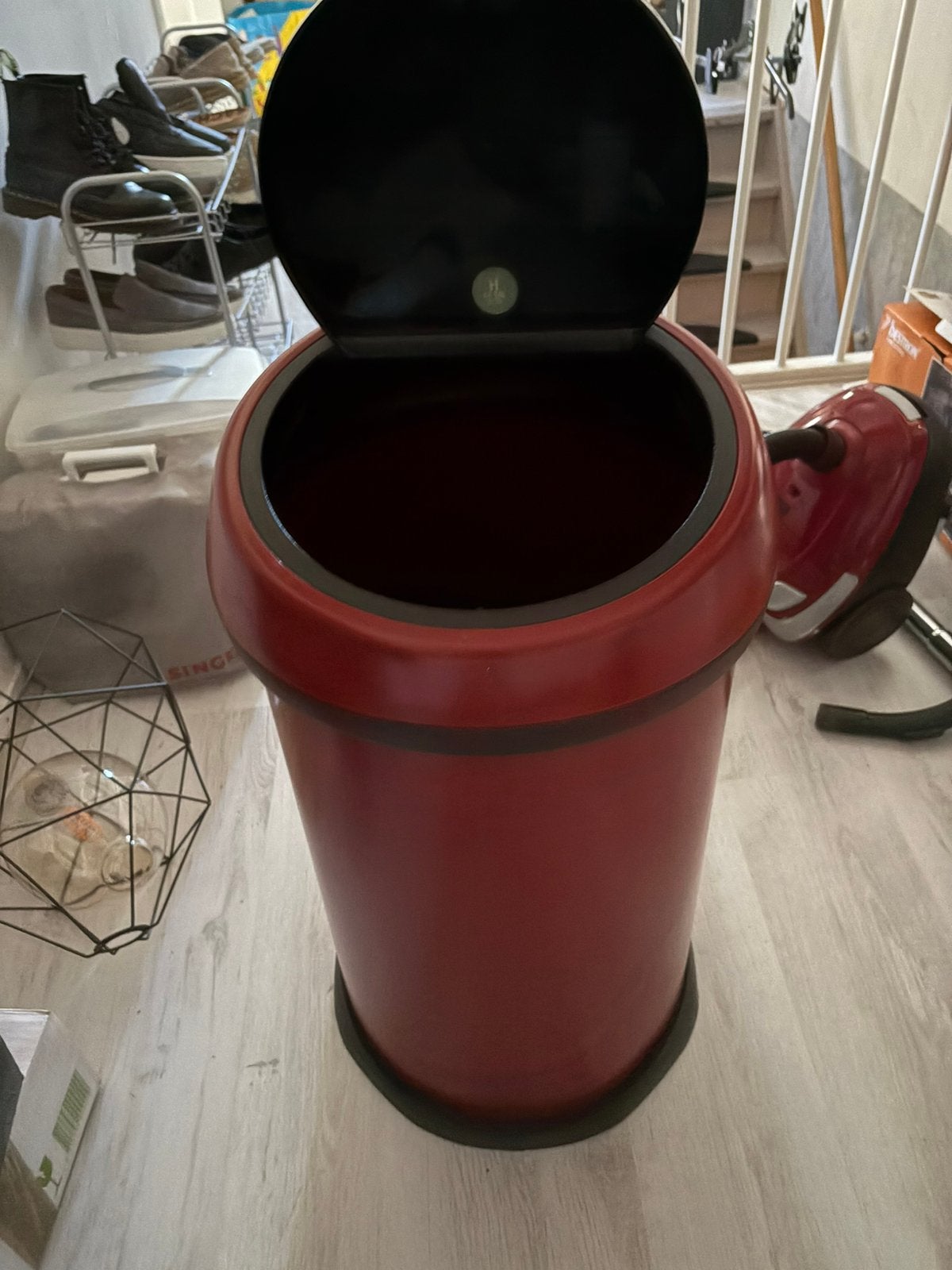Zgan Rode vuilnisbak met klep, Huis en Inrichting, 40 liter of meer, Ophalen, Zo goed als nieuw, Metaal