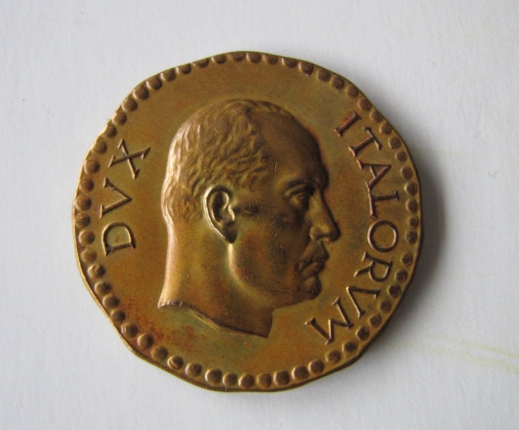 Medaille Mussolini 4e Zwarthemddivisie, Ophalen of Verzenden, Brons, Buitenland