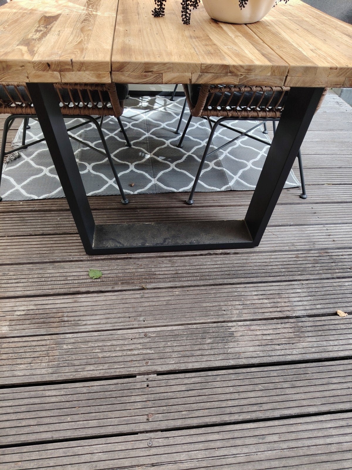 Foto 7 van Sens-Line tuinset met teakhouten tafel en wicker stoelen