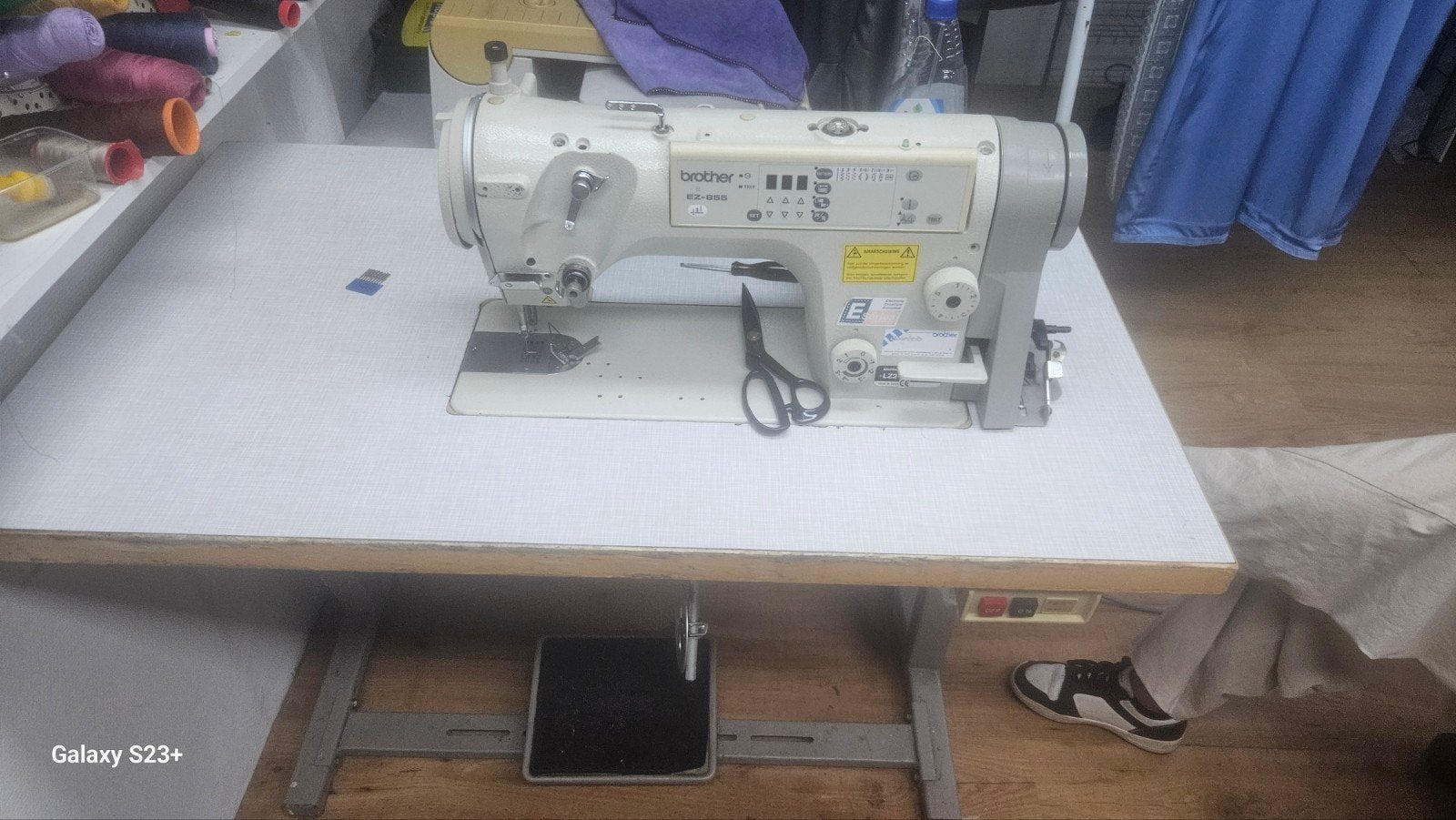 Brother industriële naaimachine, Hobby en Vrije tijd, Naaimachines en Toebehoren, Ophalen of Verzenden