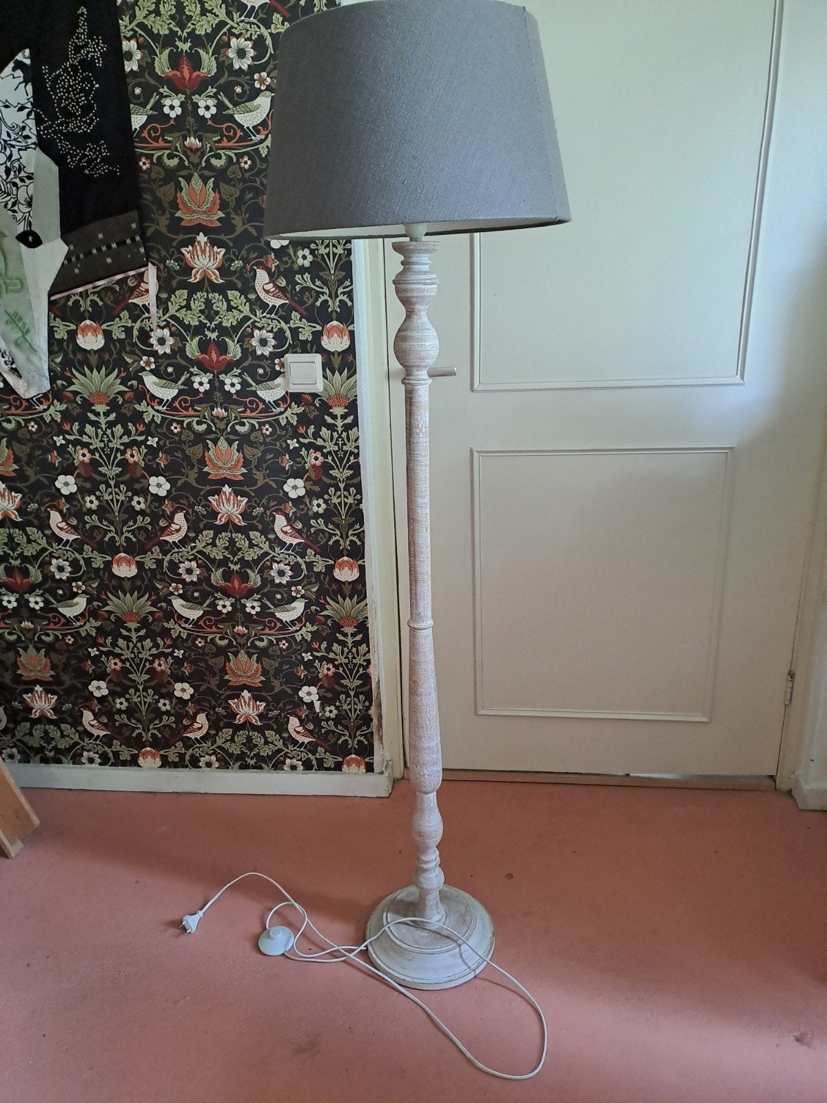 Stijlvolle staande lamp met stoffen kap, Huis en Inrichting, Lampen | Vloerlampen, Ophalen, Gebruikt, Stof, Klassiek, Modern