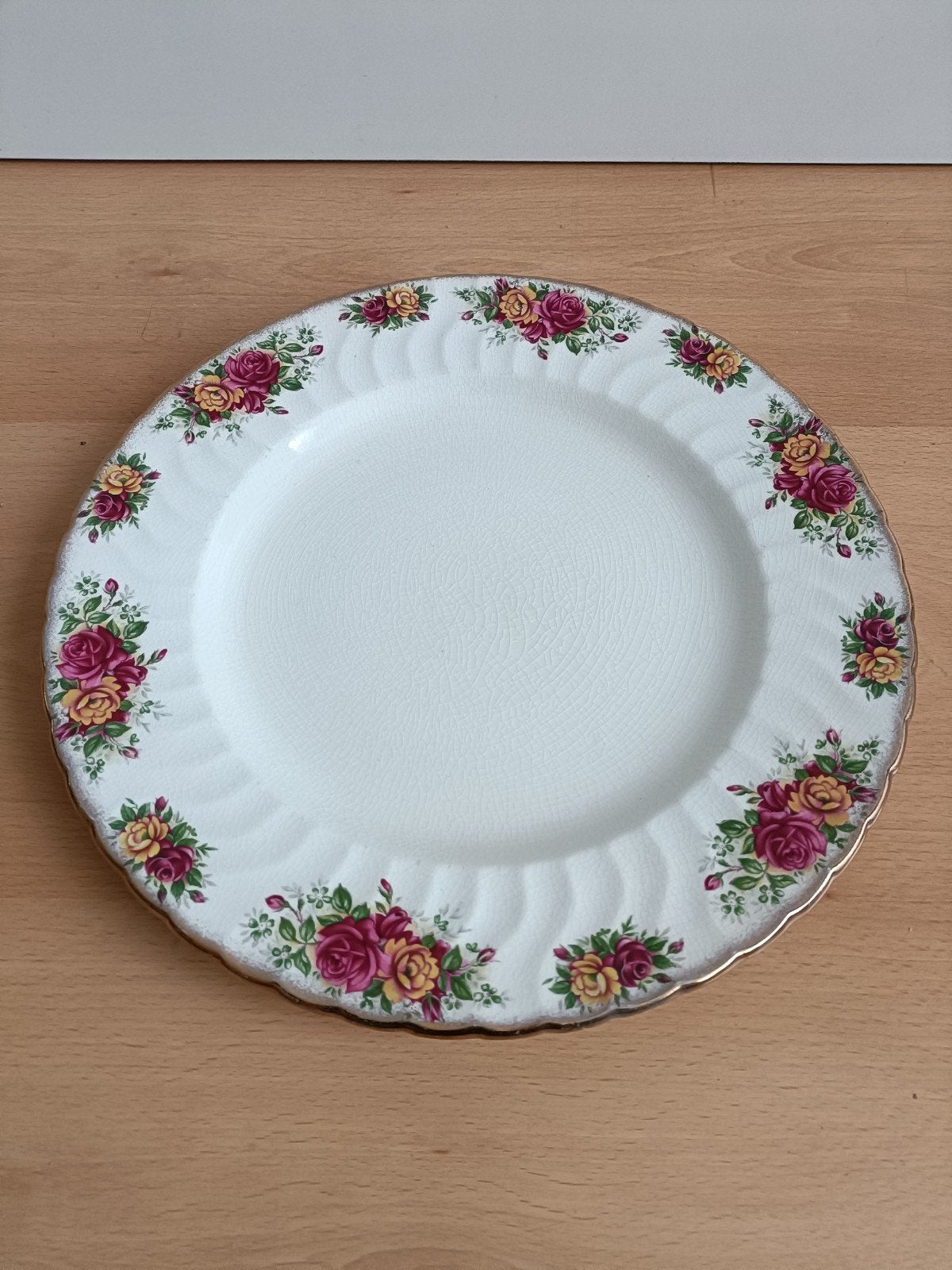 Engelse serveerschaal met Bloem motief porselijn, Ophalen of Verzenden, Overige stijlen, Schaal of Schalen