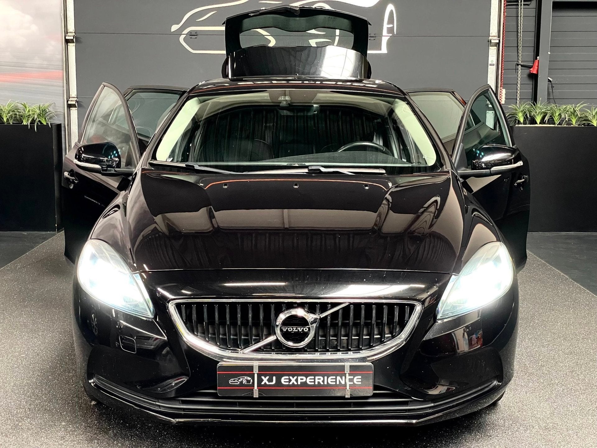 Volvo V40 1.5 T2 Polar+ AIRCO NAVI NAP BTW, 700 kg, Leder en Stof, Origineel Nederlands, Bedrijf