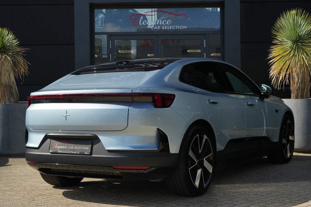 Polestar 4 Long Range Dual Motor Performance Plus 100 kWh 54, Auto's, Polestar, Automaat, 2000 kg, Leder, Vierwielaandrijving
