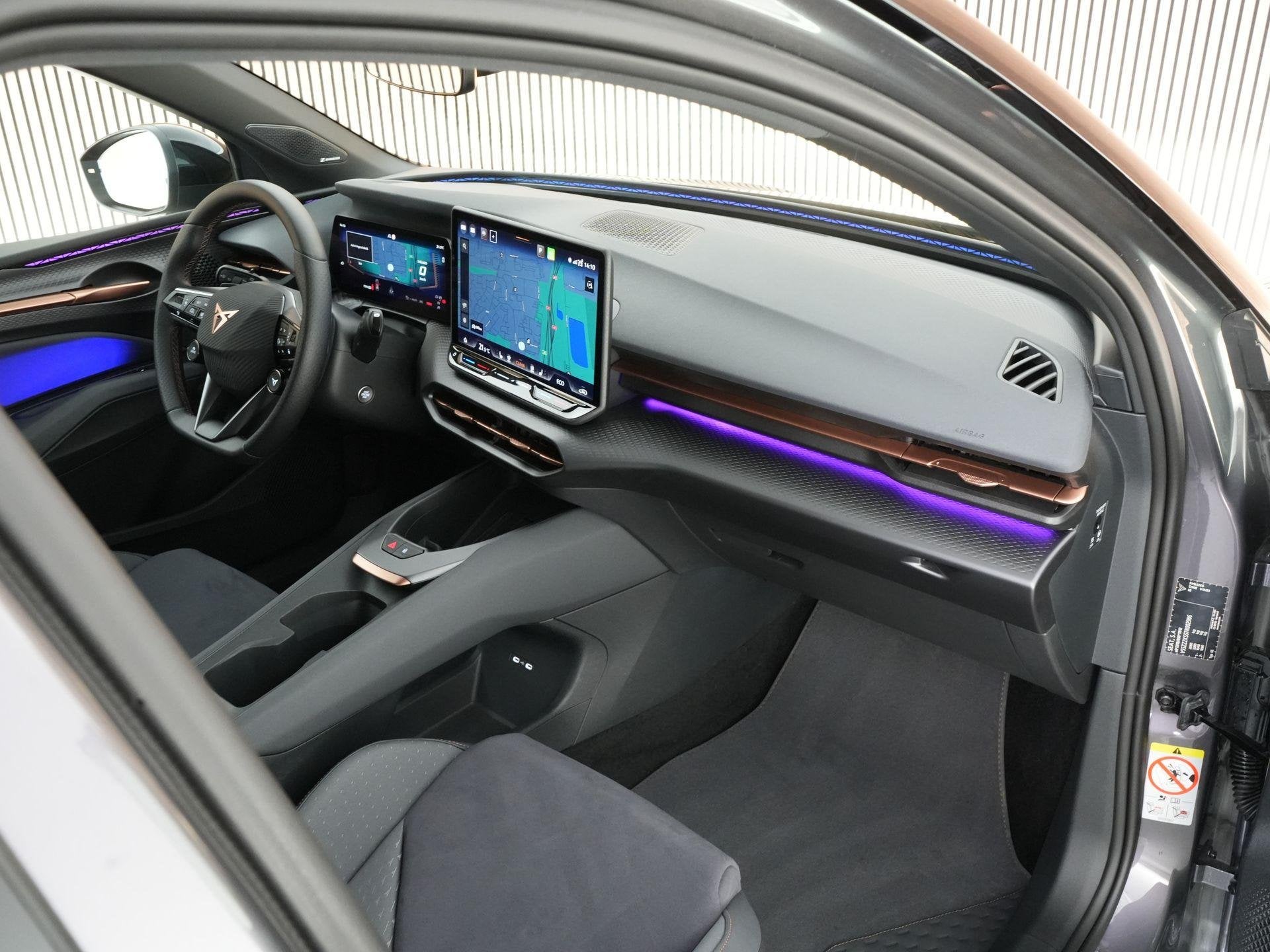 CUPRA Raval Performance First Edition 56 kWh |Sennheiser|sch, Gebruikt, Alcantara, Zwart, 56 kWh