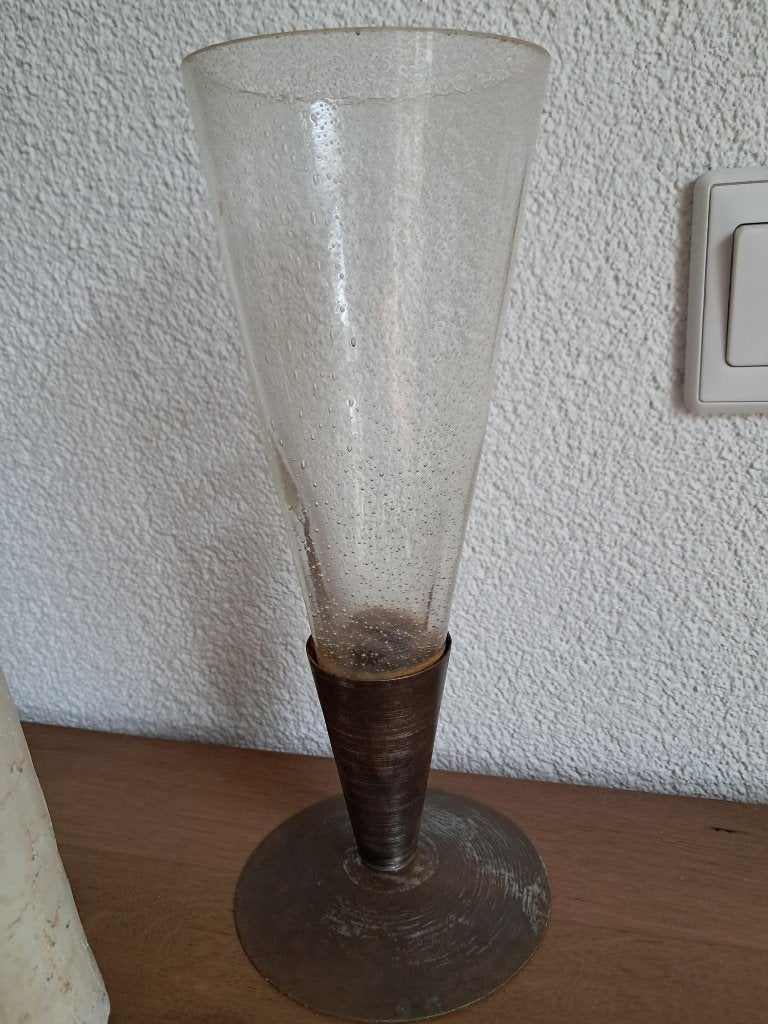 vaasje Metalen voet met glazen vaasje 26 cm hoog, Huis en Inrichting, 26 cm, Gebruikt, Meerkleurig, Ophalen of Verzenden
