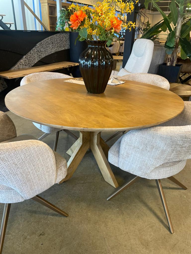 PINKSTER LEEGVERKOOP CHEFMEUBEL TAFEL ROND MANGO 239 ! SALE, Huis en Inrichting, Stoelen, Bruin, Ophalen of Verzenden, Zo goed als nieuw