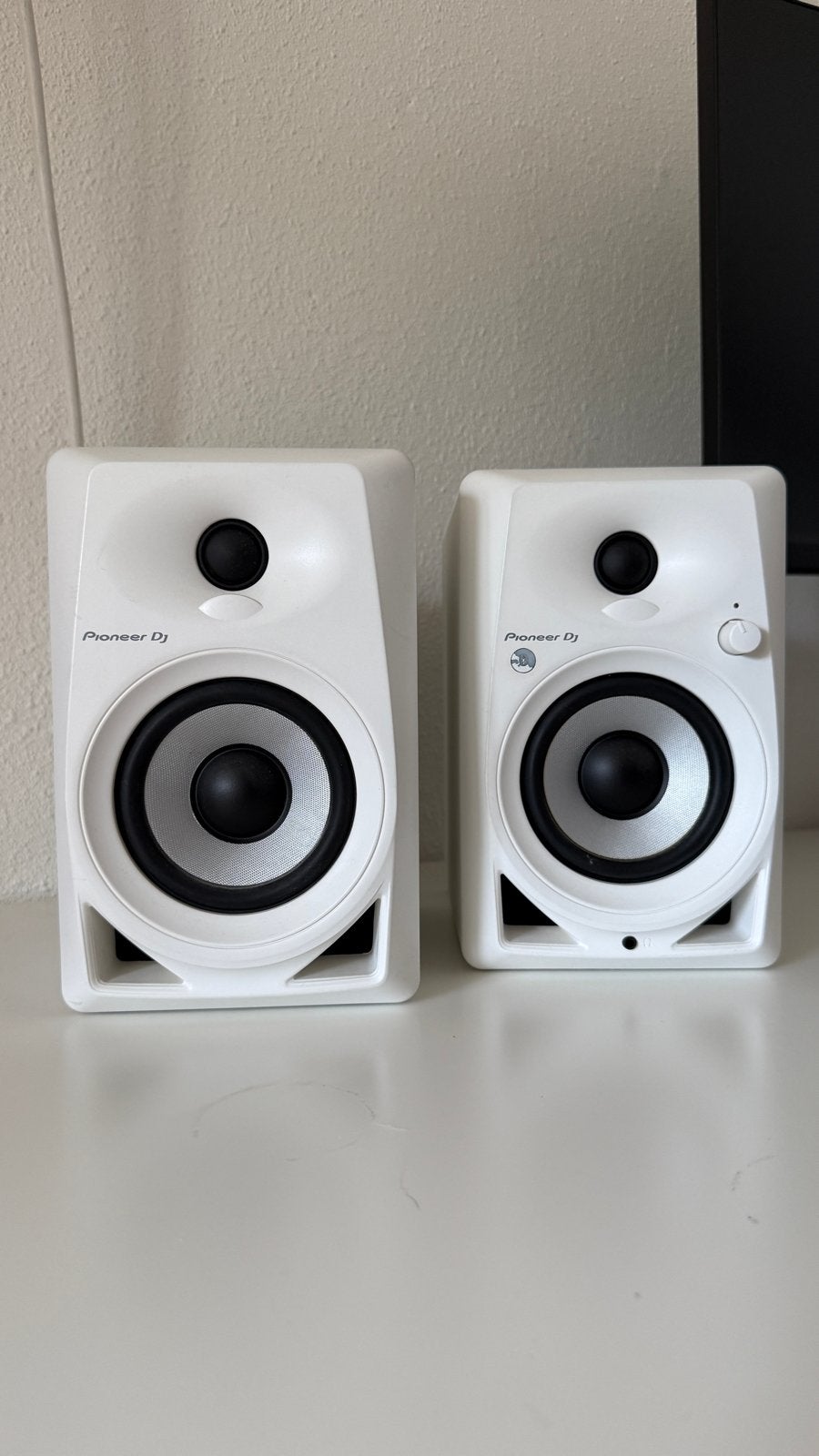 Pioneer DJ DM-40BT-W actieve monitor speakerset Bluetooth., Ophalen, Studiomonitor, Zo goed als nieuw, Pioneer
