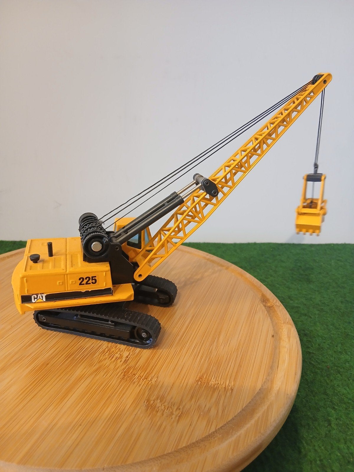 JOAL KRAAN CATERPILLAR 225, Hobby en Vrije tijd, Modelauto's | 1:50, Ophalen of Verzenden, Zo goed als nieuw, Hijskraan, Tractor of Landbouw