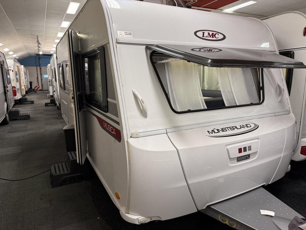 LMC MUSICA 490 E APARTE BEDDEN RONDZIT MOVER TENT (TOPSTAAT), Caravans en Kamperen, Caravans, Rondzit, Bedrijf, Ringverwarming
