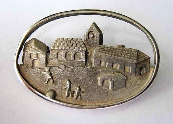 Schoolplein met kinderen, schattige vintage zilveren broche, Ophalen, Zo goed als nieuw, Zilver, Zilver