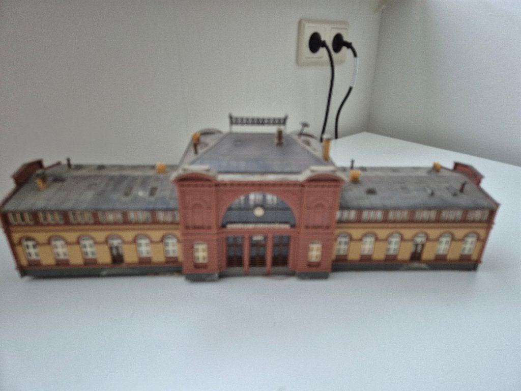 Station treinbaan, Gebruikt, Gelijkstroom of Wisselstroom, Brug, Tunnel of Gebouw, Ophalen