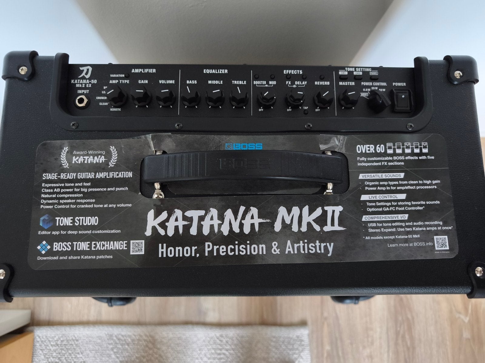 Foto 6 van BOSS KATANA 50 MK2 EX incl. Cover en Xsonic Airstep KAT zgan