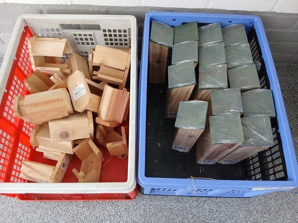 Insectenhotels (15 stuks) en Vogelvoederhuisjes (18 stuks), Ophalen of Verzenden, Nieuw