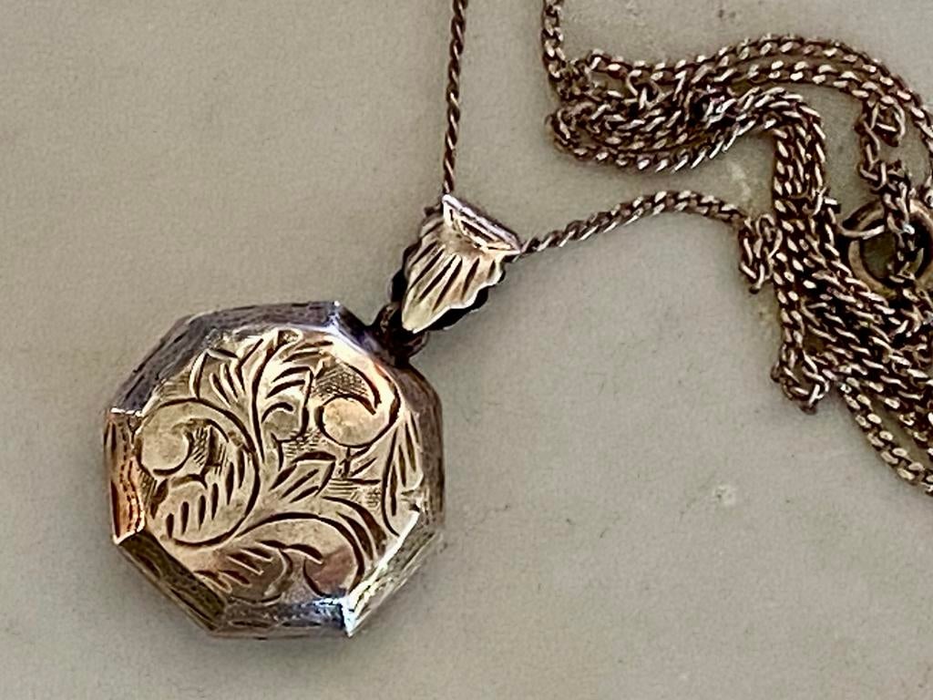 Prachtige antieke zilveren ketting met medaillon hanger, Sieraden, Tassen en Uiterlijk, Antieke sieraden, Verzenden, Zilver, Hanger