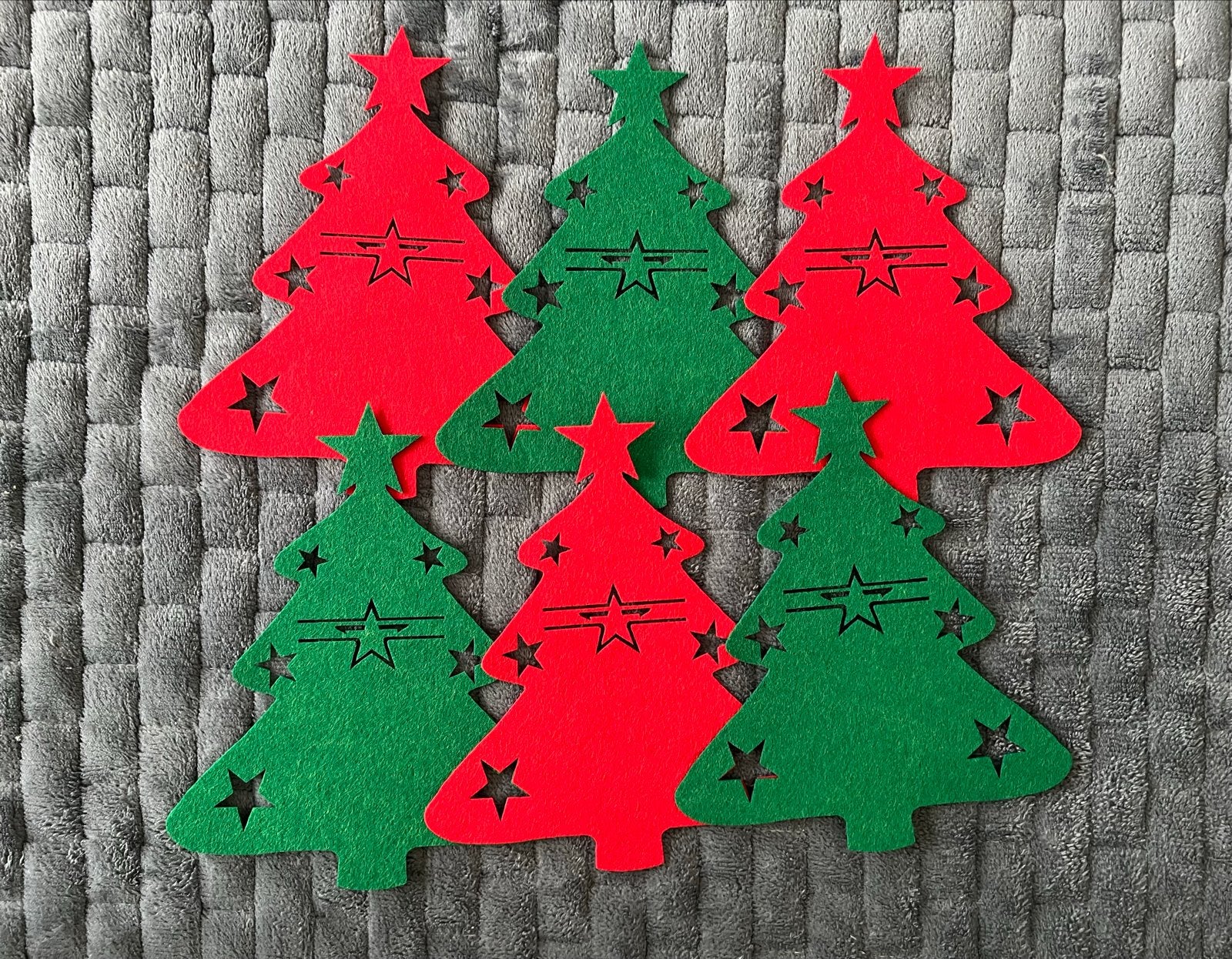 NIEUW, set van 6 rood/groene vilten kerstboom bestekhouders, Ophalen of Verzenden, Nieuw