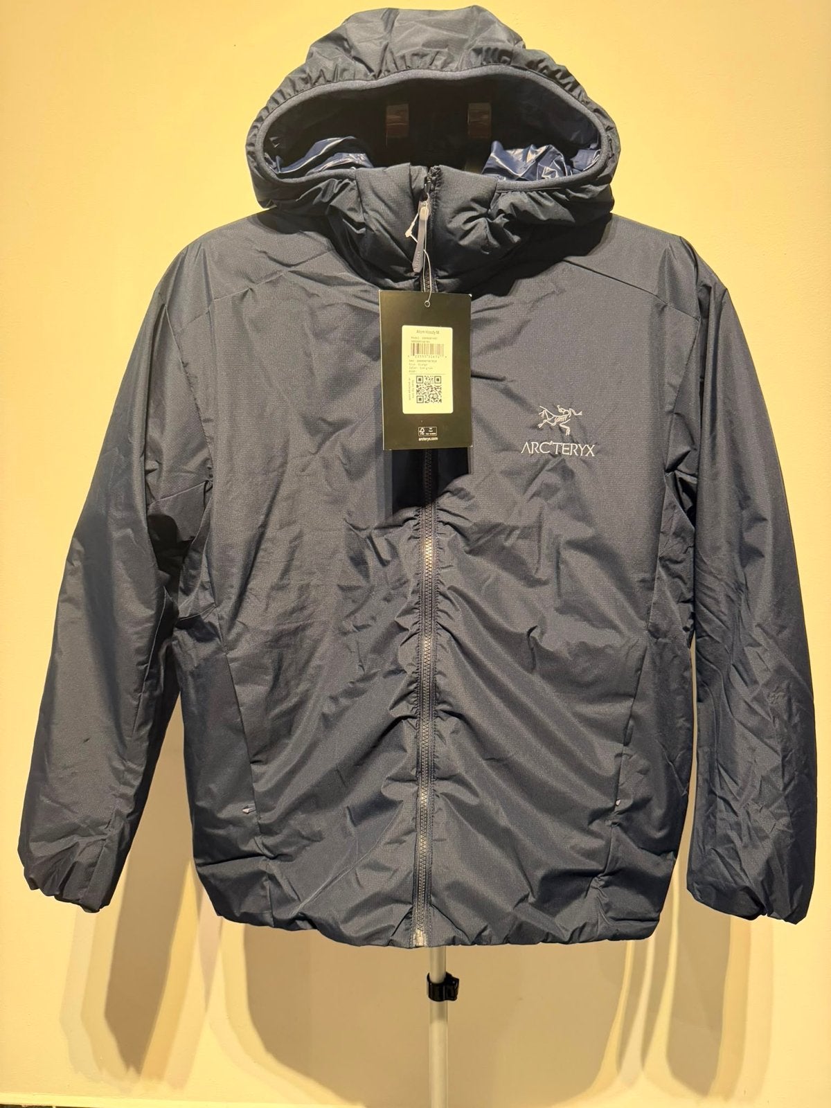 Arc'teryx Atom Hoody M - Nieuw met labels (M, L), Kleding | Heren, Ophalen of Verzenden, Nieuw, Maat 52/54 (L), Blauw