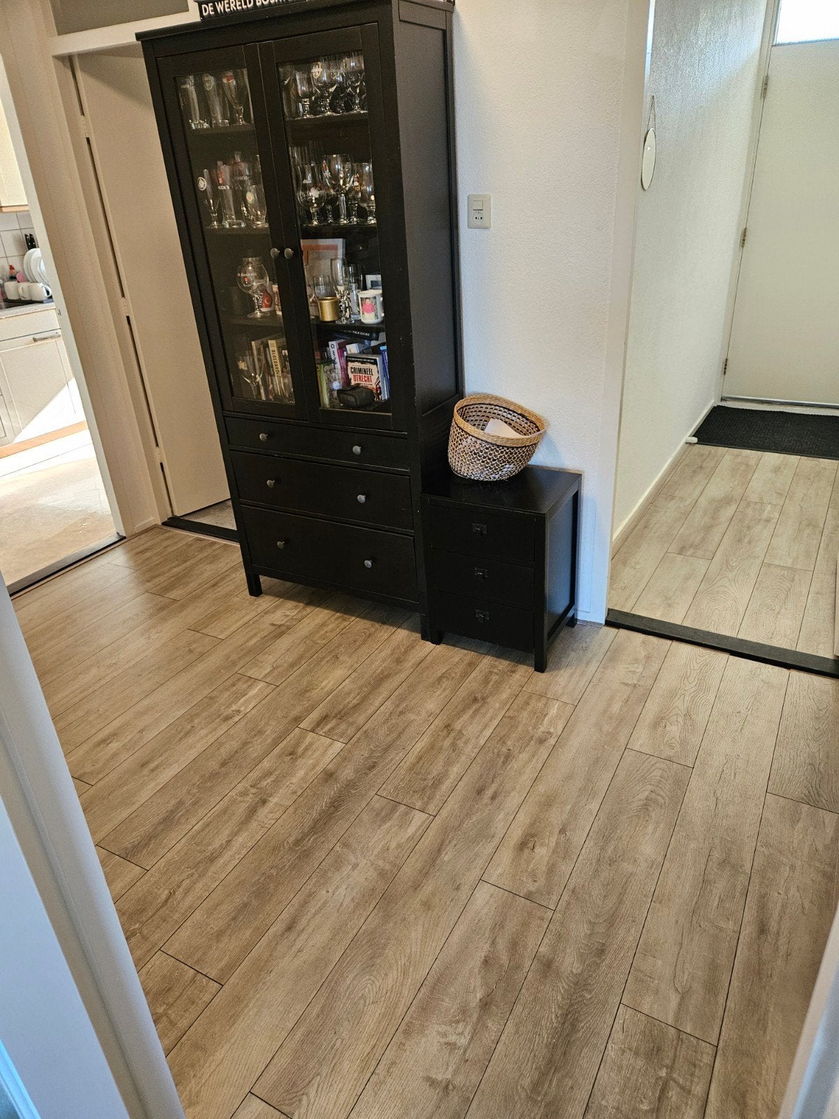 Zwarte vitrinekast met lades, Huis en Inrichting, Kasten | Vitrinekasten, Ophalen, Gebruikt, Met deur(en), 50 tot 100 cm