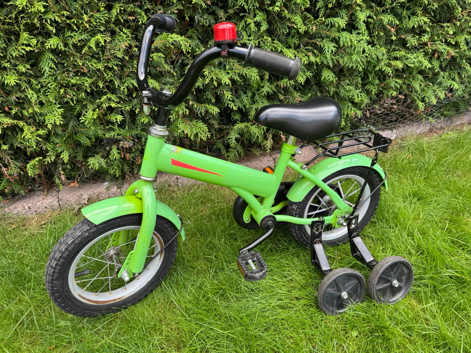 12 inch net kinderfietsje met zijwieltjes, Fietsen en Brommers, Ophalen, Zo goed als nieuw, Minder dan 16 inch, Zijwieltjes