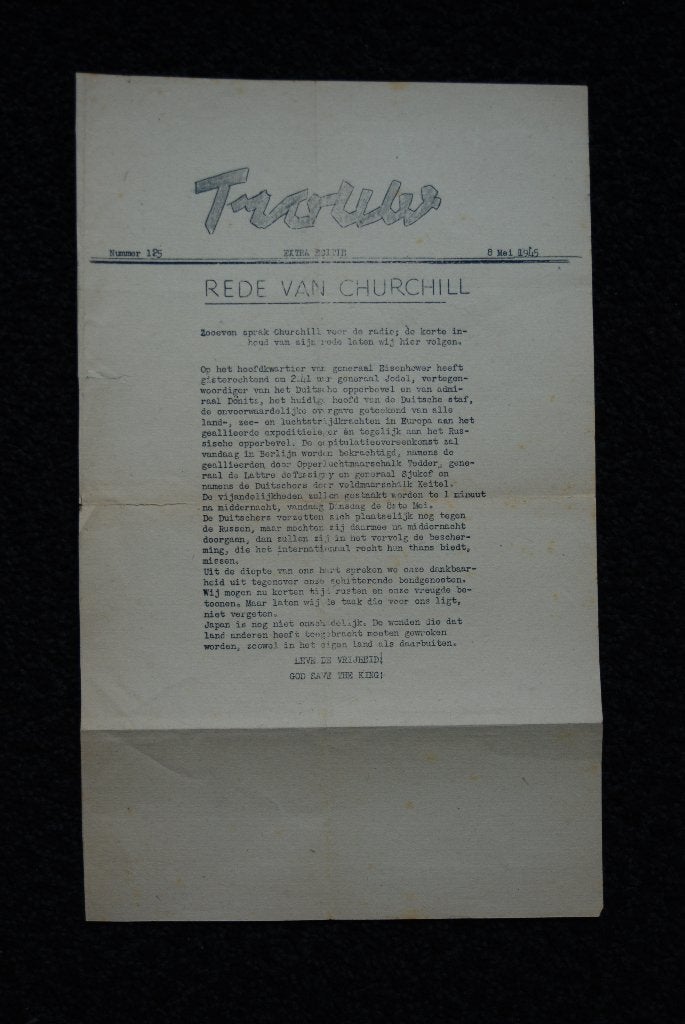 Trouw mei 1945, Verzamelen, Militaria | Tweede Wereldoorlog, Ophalen of Verzenden, Overige soorten, Nederland, Boek of Tijdschrift