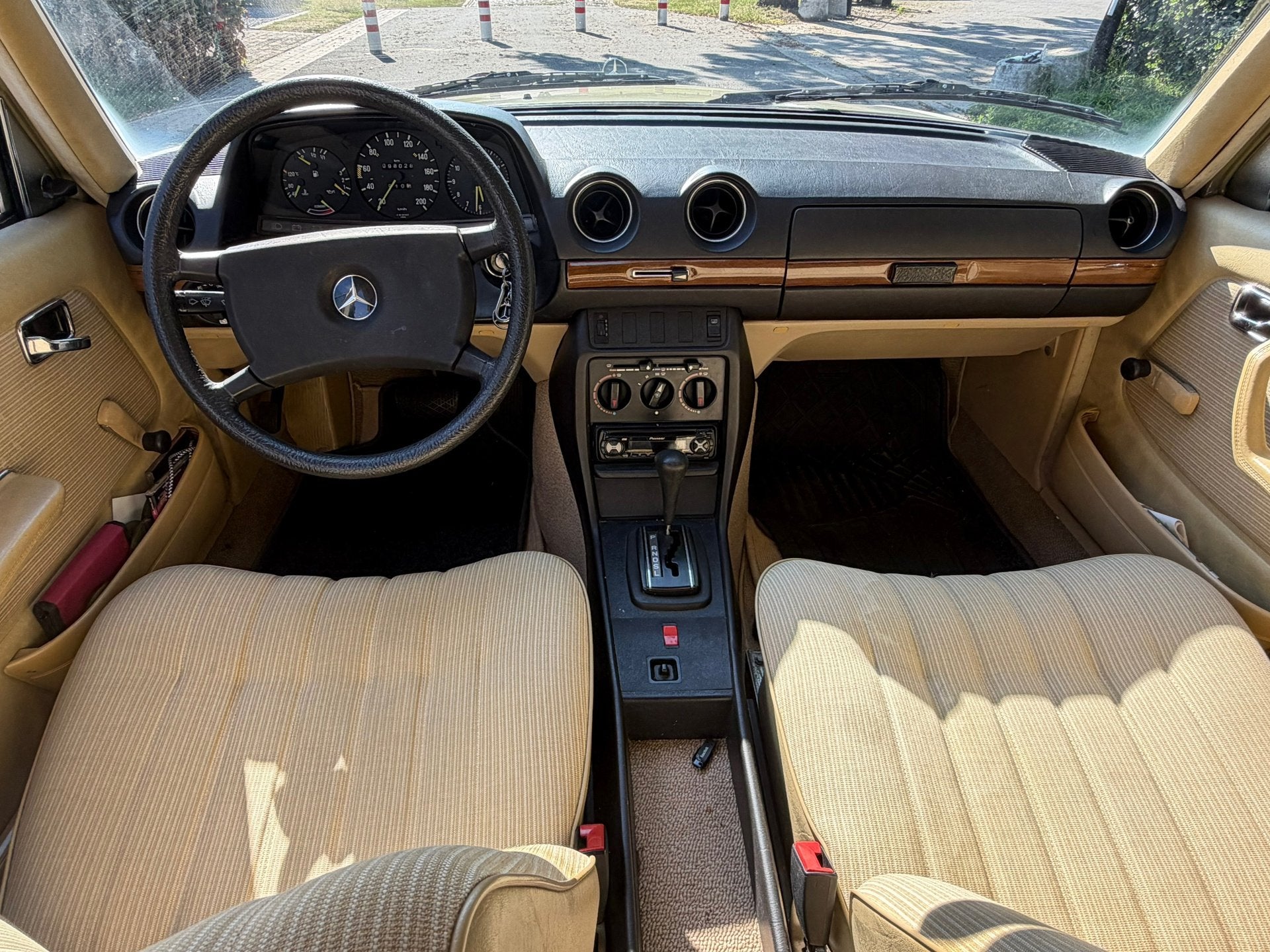 Mercedes-Benz 200-500 (W124) 200, Auto's, Gebruikt, 4 cilinders, Bedrijf, Handgeschakeld