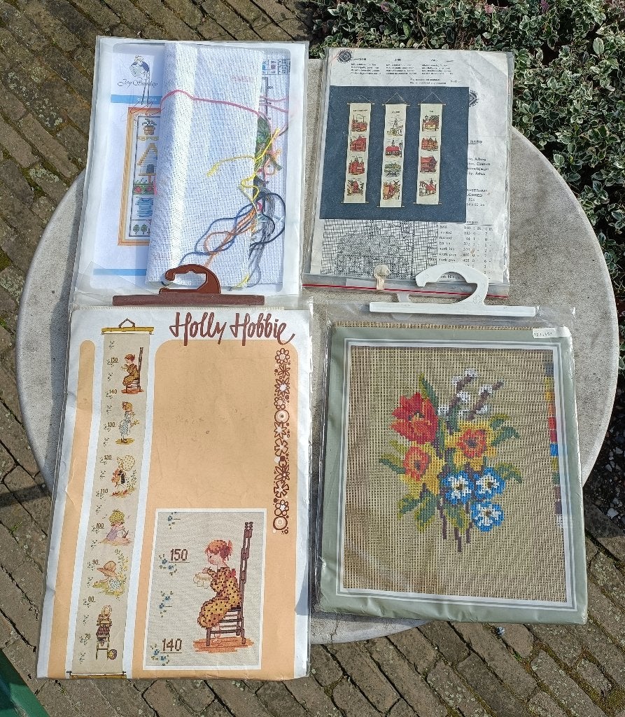 Borduurpakketten waaronder Holly Hobbie groeimeter (KH11), Hobby en Vrije tijd, Ophalen of Verzenden, Nieuw, Handborduren, Borduurpakket