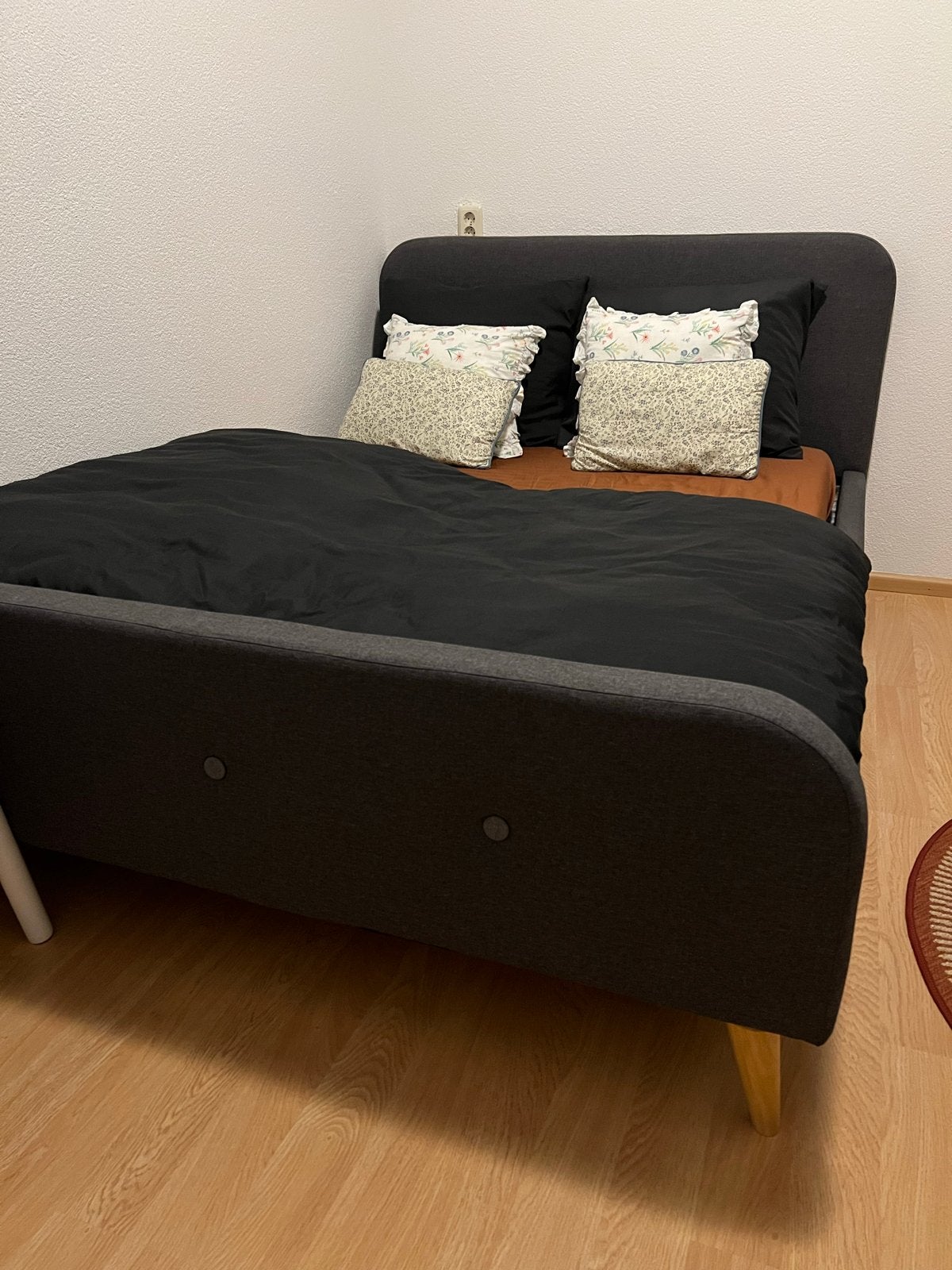 Zo goed als nieuw bed 160x200 met matras en beddengoed, Ophalen, Tweepersoons, Zo goed als nieuw, 200 cm