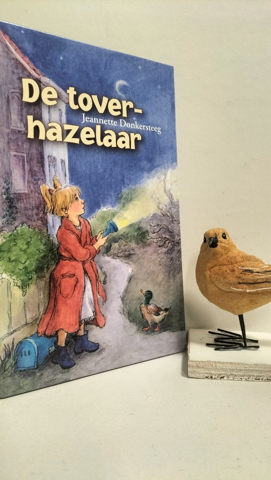 Donkersteeg, Jeannette; De toverhazelaar, Ophalen of Verzenden, Gelezen
