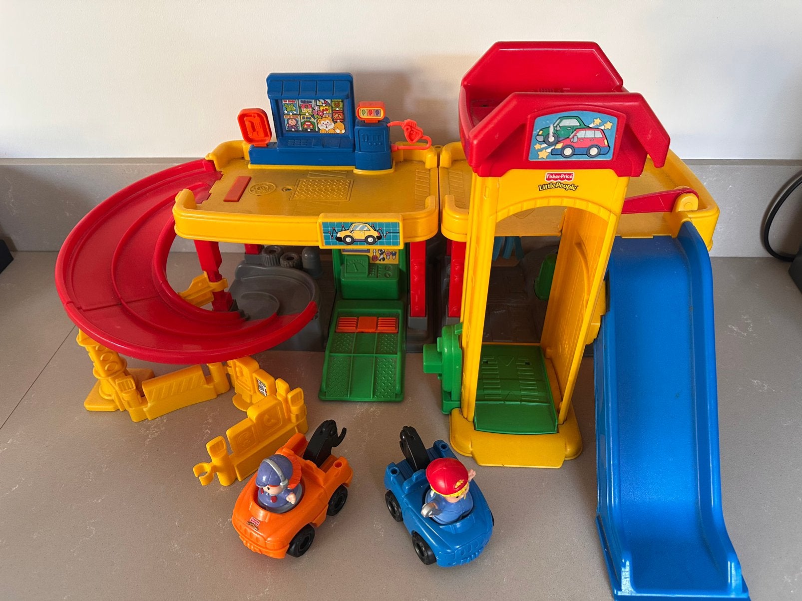 Parkeer dek garage Fisher Price alles werkt met batterijen, Kinderen en Baby's, Speelgoed | Fisher-Price, Ophalen, Zo goed als nieuw