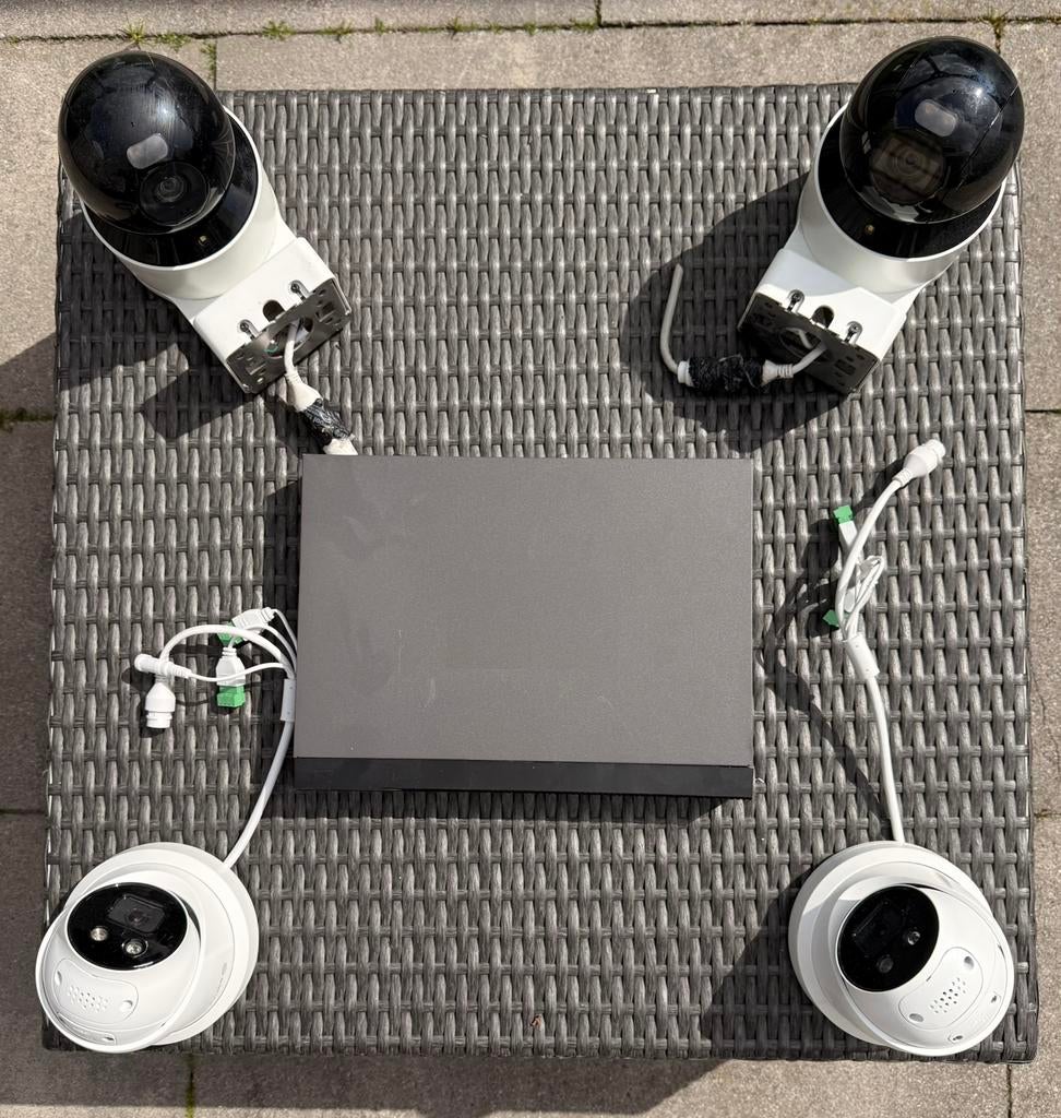 SAFIRE beveiligingscamerasysteem met 4 camera's en recorder