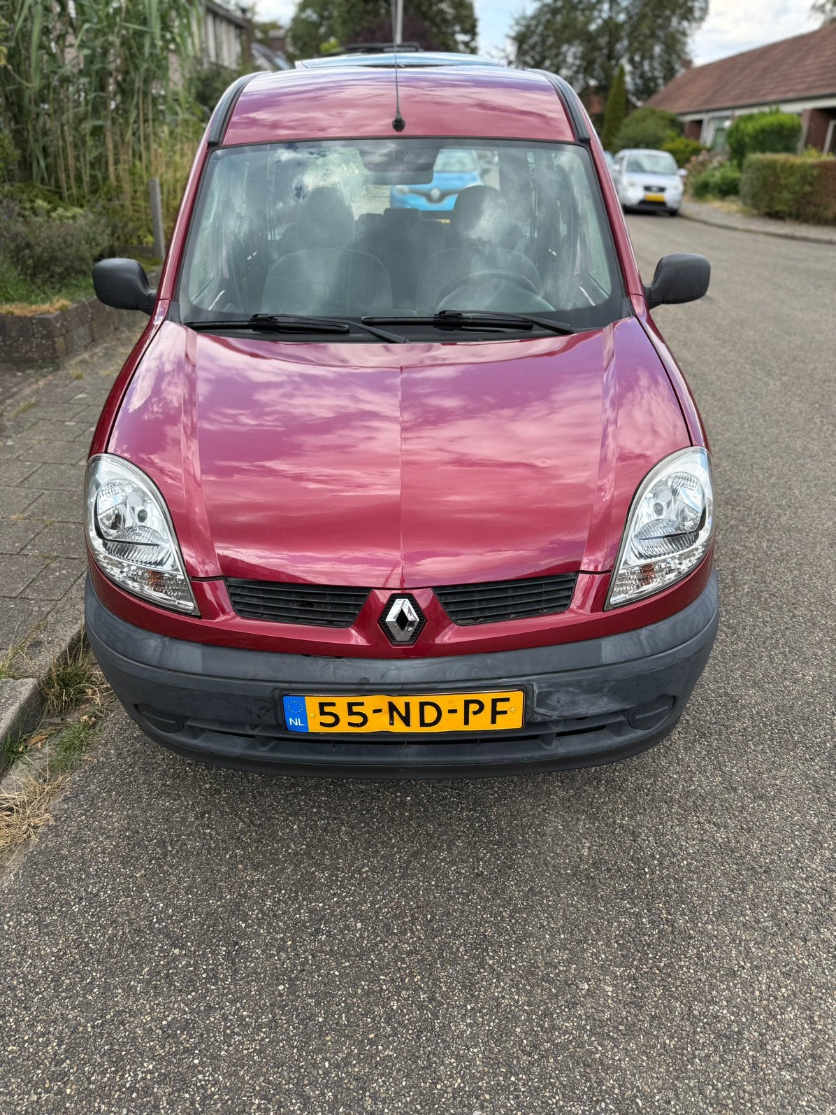 Renault Kangoo 1.6 16V AUT 2003 Rood, Auto's, Stof, 1095 kg, 49 €/maand, Origineel Nederlands