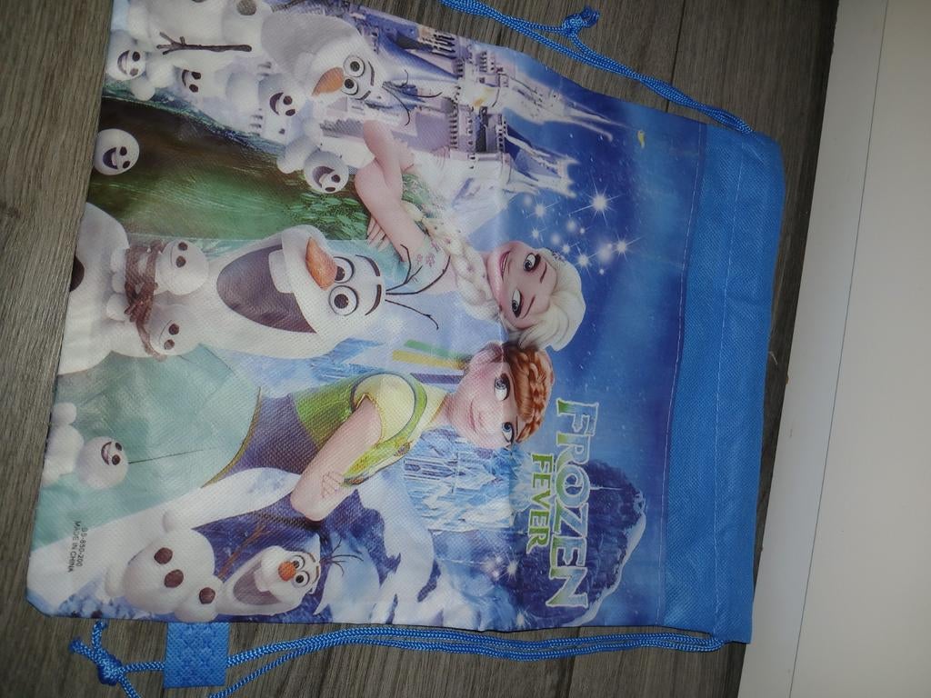 Nieuwe Frozen Fever trekkoordtas - Elsa, Anna & Olaf, Ophalen of Verzenden, Nieuw, Meisje