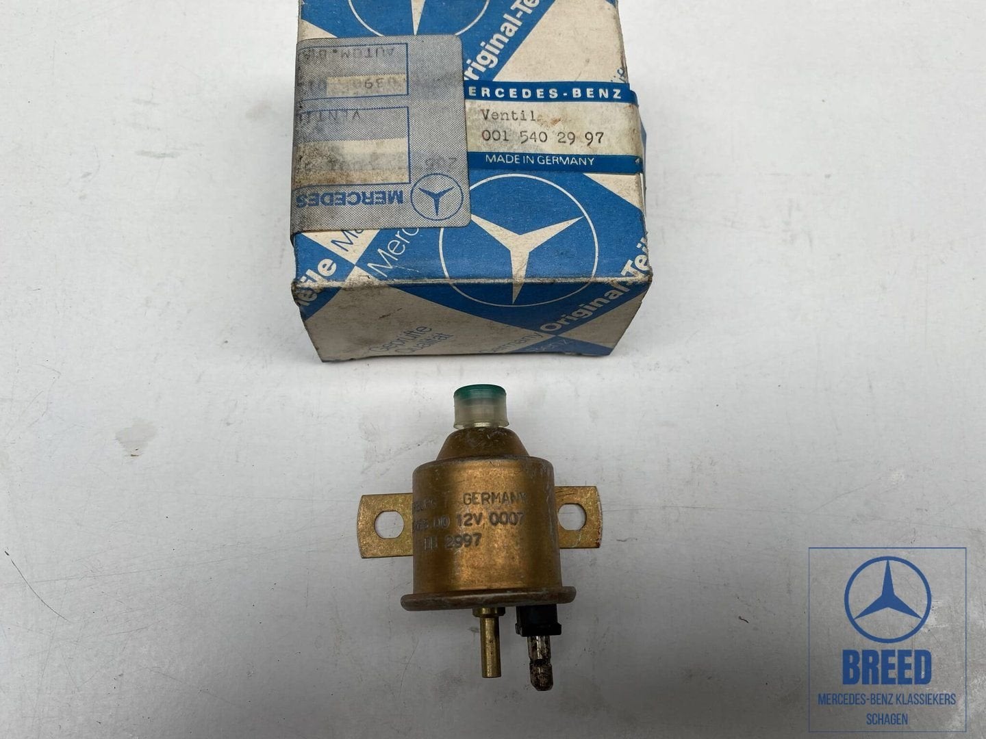 NOS magneetventiel voor Mercedes-Benz W114 W115 W123, -, -, Nieuw, Ophalen of Verzenden