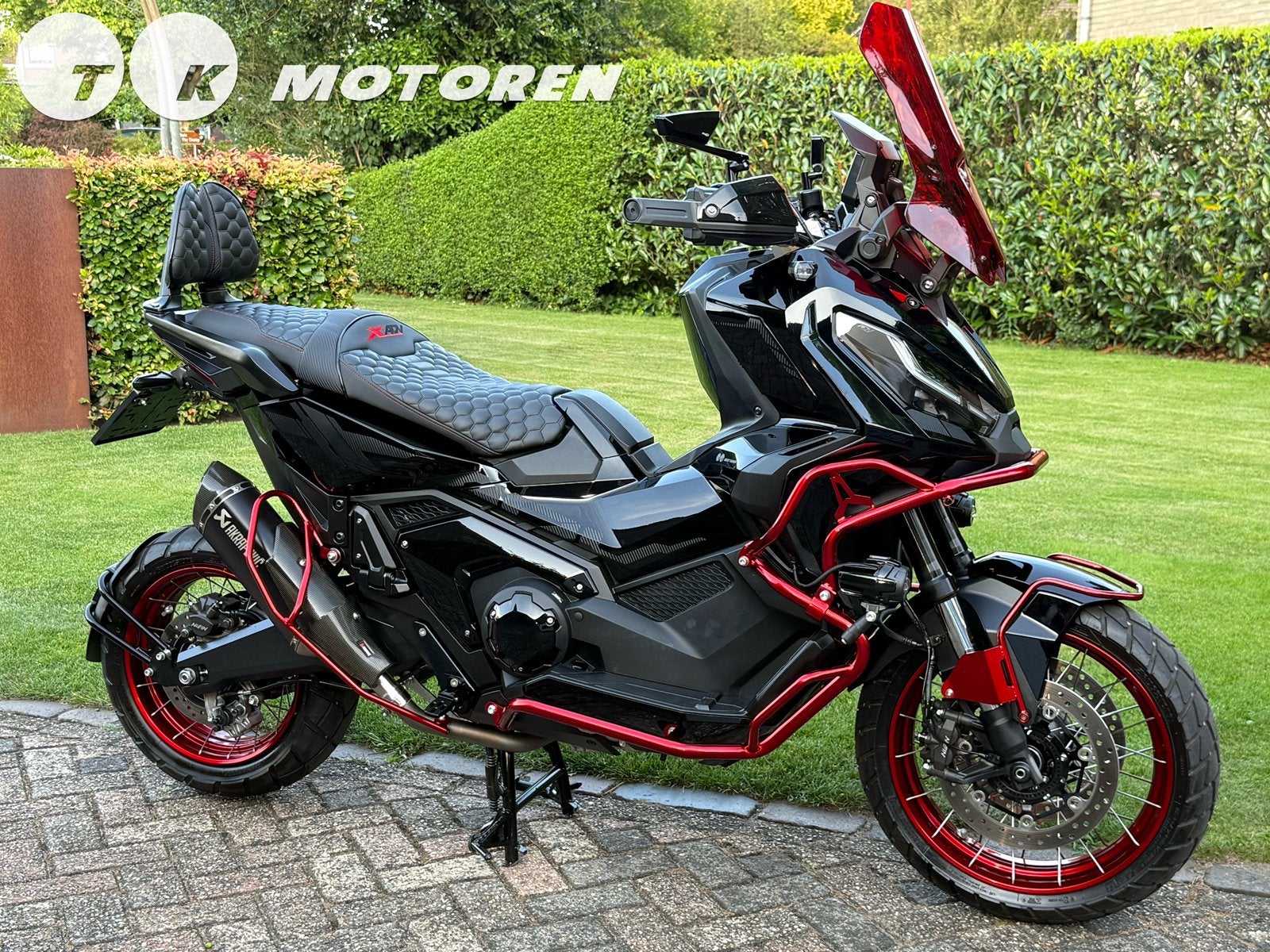 ⭐️ CUSTOM Honda XADV 750 BLACK / CANDY RED TK SPECIAL ! BTW, 750 cc, Occasion, Motorrijbewijs A, Bedrijf