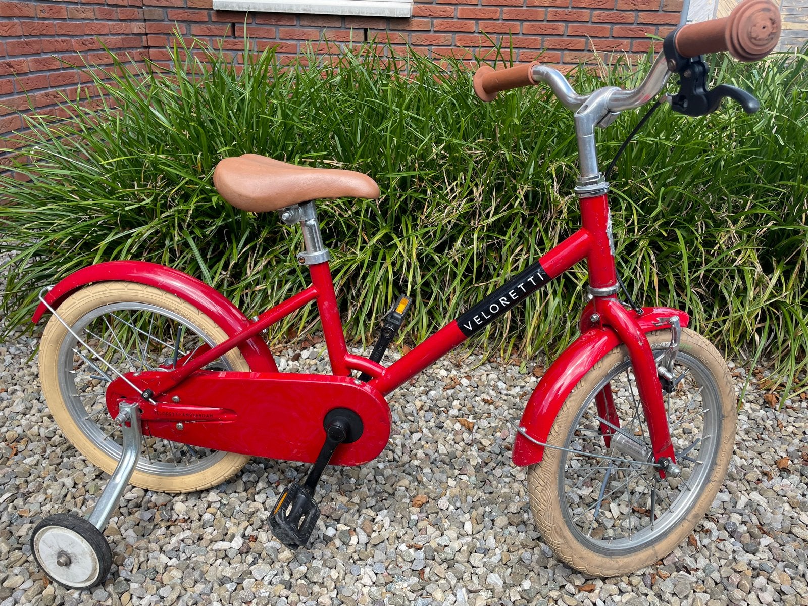 Veloretti kinderfiets rood met zijwieltjes, Ophalen, Zijwieltjes, Velgrem, 16 tot 20 inch