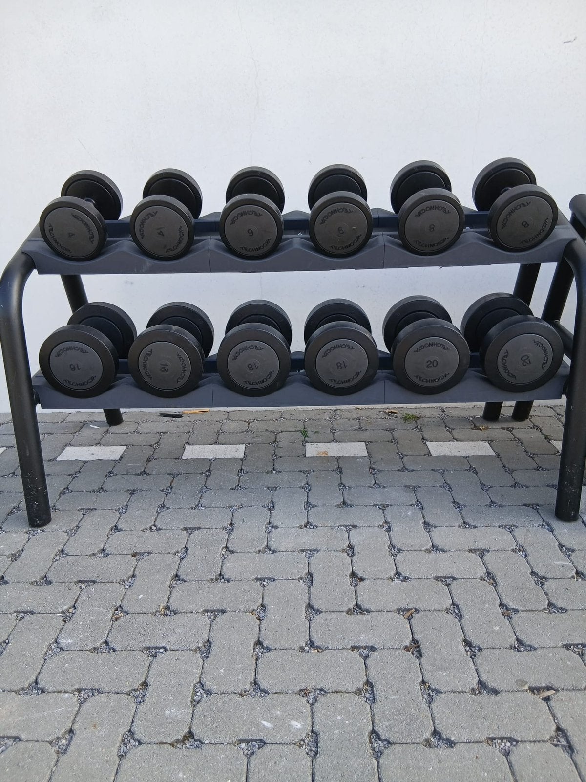 Technogym Dumbells set! Met rekken!! 4-32kg, Sport en Fitness, Fitnessmaterialen, Ophalen, Dumbbell