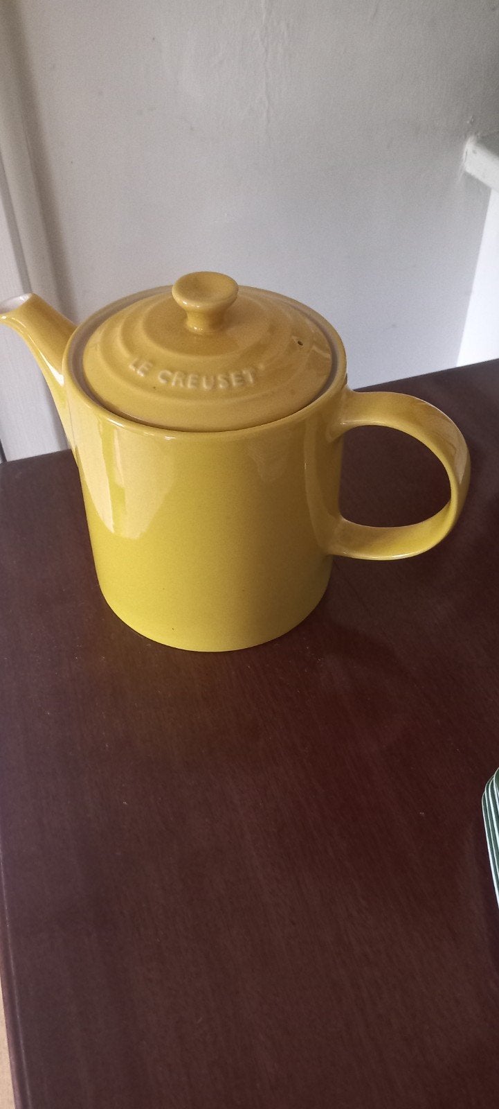 Le Creuset Theepot OkerGeel Nieuw, Keramiek, Nieuw, Ophalen of Verzenden, Theepot