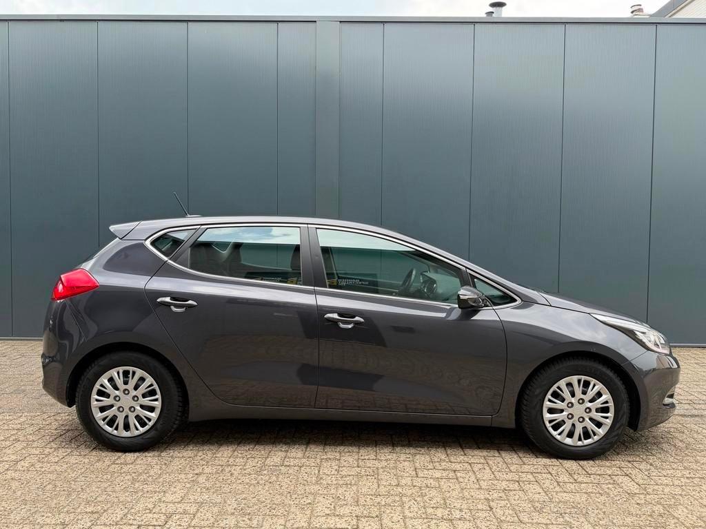Kia Cee'd 1.6 GDI Plus Pack|Navi|Camera|Trekhaak|NAP!, Euro 5, 135 pk, Gebruikt, 1591 cc