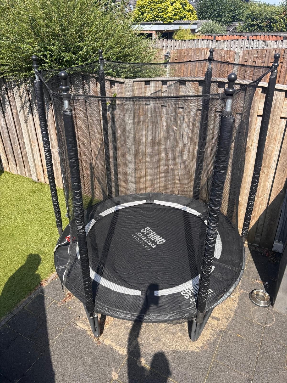 Trampoline met vangnet (rond), Ophalen