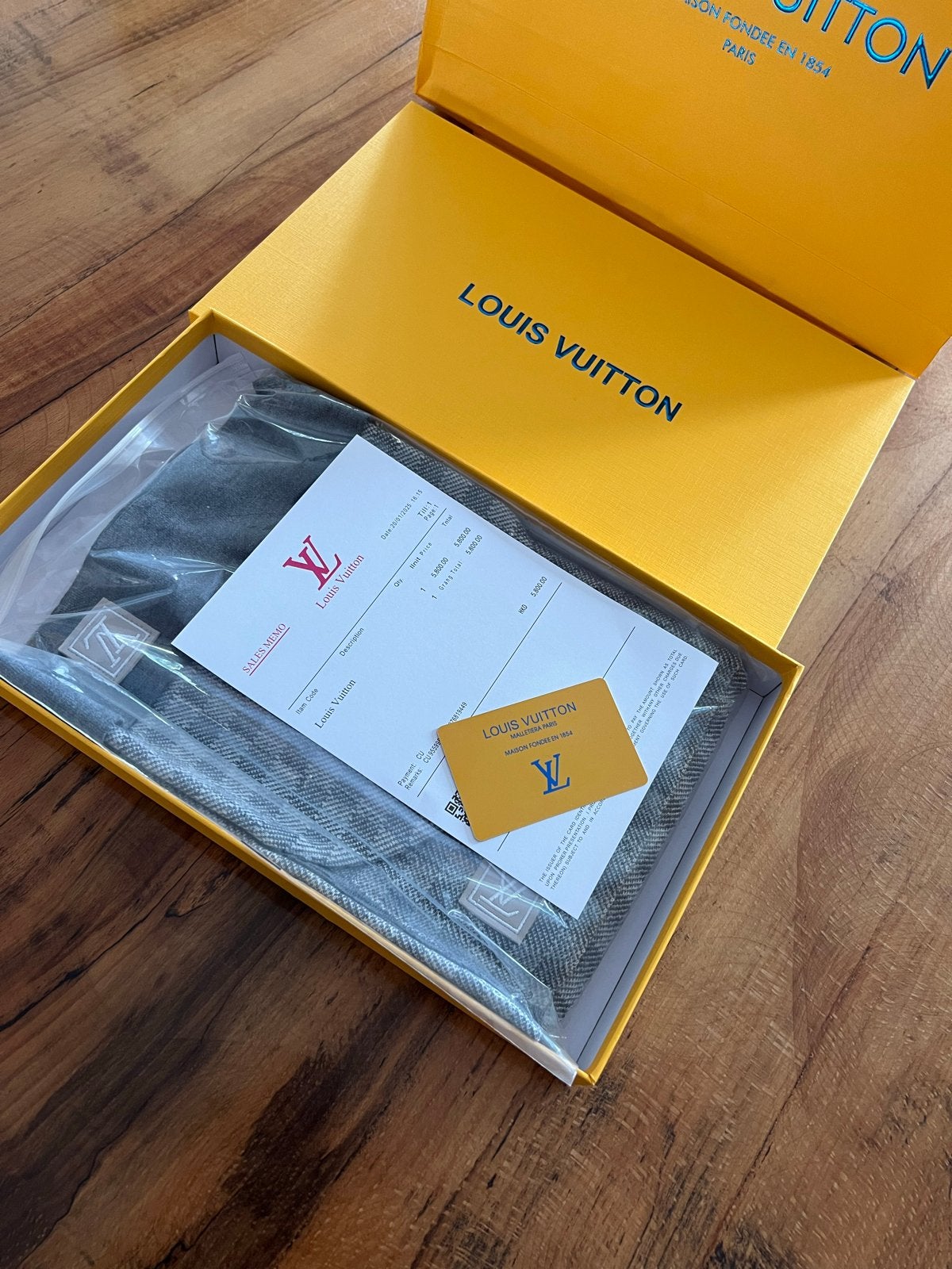 Louis Vuitton Muts en Sjaal Set - nieuw, Kleding | Heren, Ophalen of Verzenden, Nieuw, Overige maten, Muts