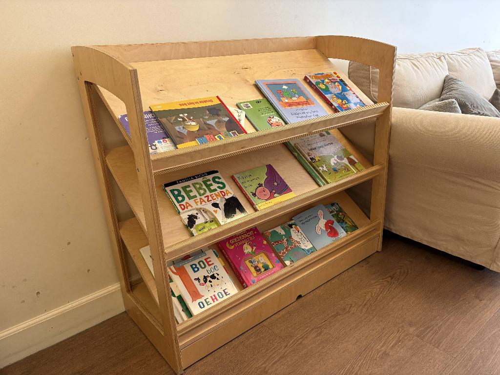 Boekenkast, geschikt voor school of kinderopvang, Ophalen, Gebruikt, 50 tot 70 cm, 105 cm of meer