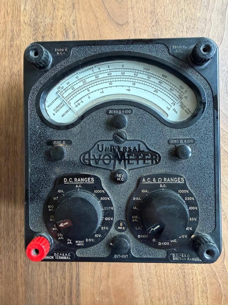 Vintage Universeel AVO meter - Voltmeter, Ophalen of Verzenden, Gebruikt, Elektriciteit