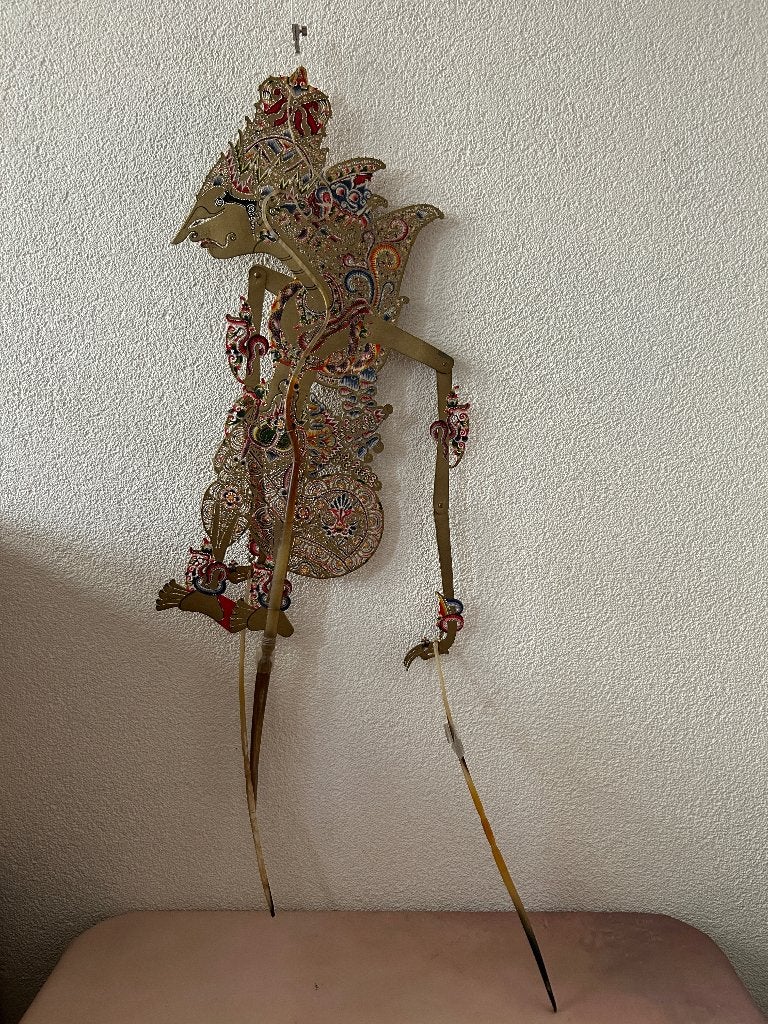 Indonesische Wayang Kulit Schaduwpop Arjuna van Buffelleer, 68 cm, Versierd, Overige typen, Ophalen of Verzenden