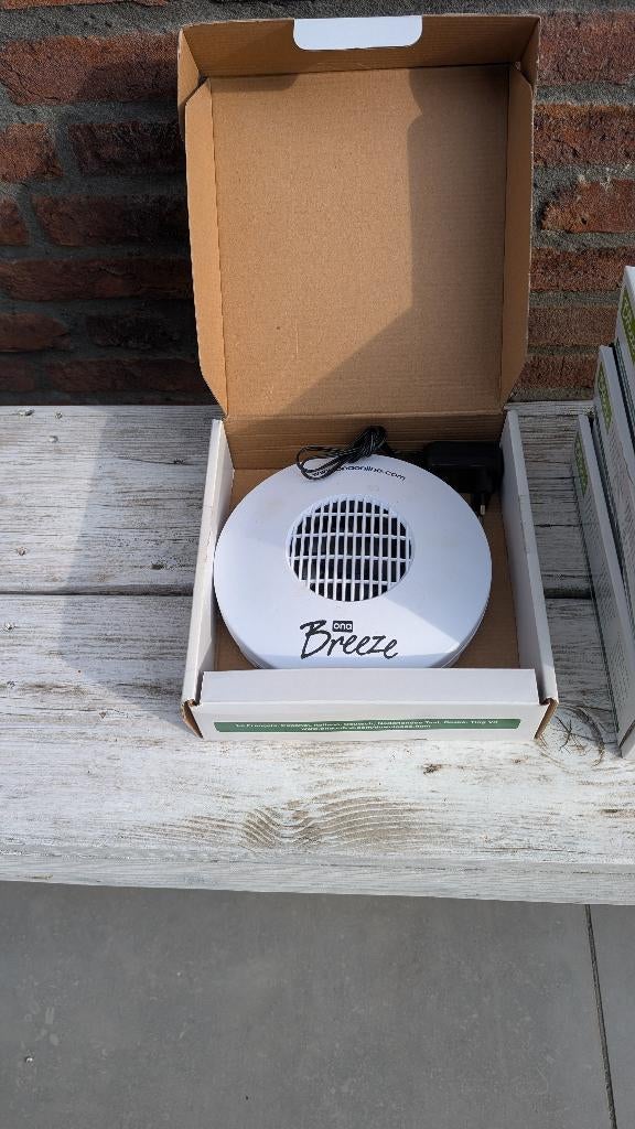 ONA Breeze geurverdrijvers set (4 stuks) + ONA gel, Ophalen, Zo goed als nieuw
