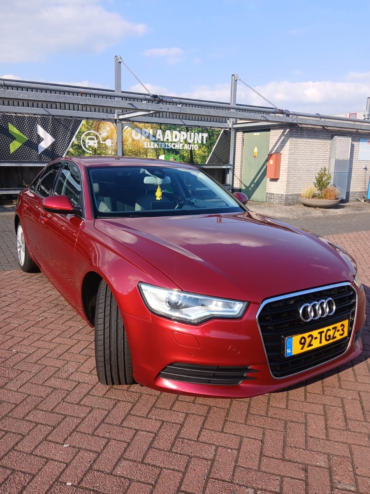 Audi A6 2.0 Tfsi 132KW Multitronic 2012 Rood, 4 cilinders, 1984 cc, 179 pk, Origineel Nederlands