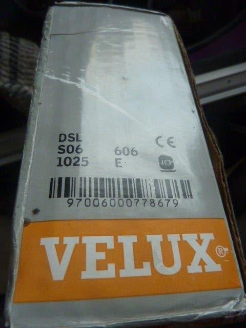 Nieuw Velux verduisterend gordijn op solar / S06 ( 114 x 118, Wit, Nieuw, Minder dan 100 cm, 50 tot 100 cm