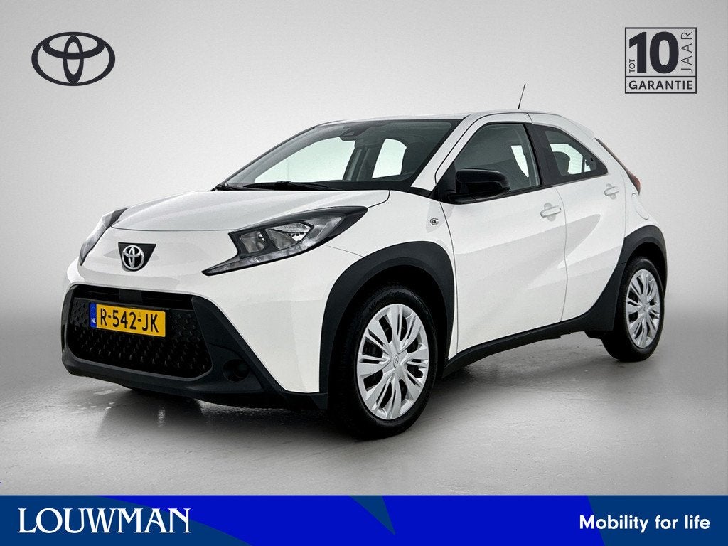 Toyota Aygo X 1.0 VVT-i MT Play | BTW voertuig | fietsendrag, 12 maanden, Stof, Gebruikt, 920 kg